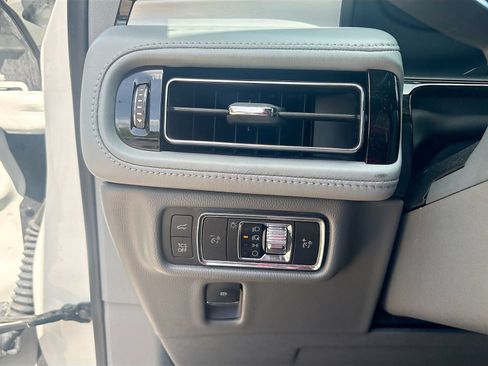 Used 2022 Lincoln Nautilus Reserve w/ Equipment Group 201A FWD image 10