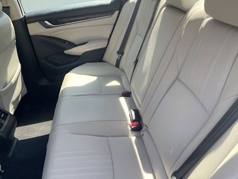 Used 2019 Honda Accord Touring image 16