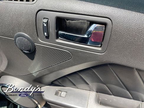 Used 2010 Ford Mustang GT RWD image 19