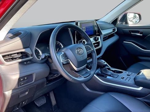 Used 2026 Toyota Highlander XLE AWD/4WD image 17