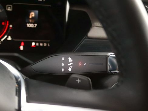 Used 2025 GMC Acadia Elevation FWD image 25