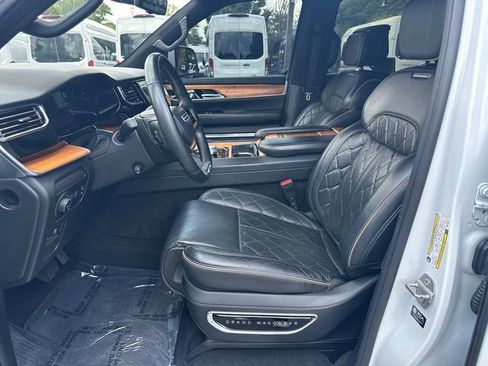 Used 2022 Jeep Grand Wagoneer Series III w/ Rear Seat Video Group 1 AWD/4WD image 11