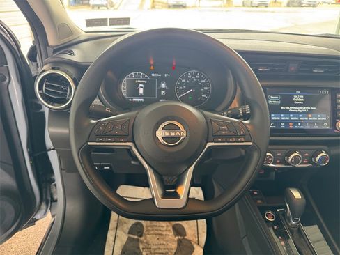 Used 2024 Nissan Kicks SV image 15