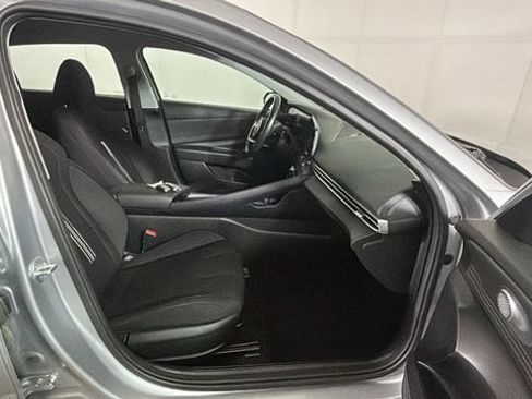 Used 2023 Hyundai Elantra SEL w/ Convenience Package FWD image 31
