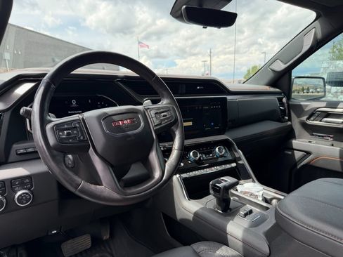 Used 2023 GMC Sierra 1500 AT4 w/ Technology Package AWD/4WD image 8