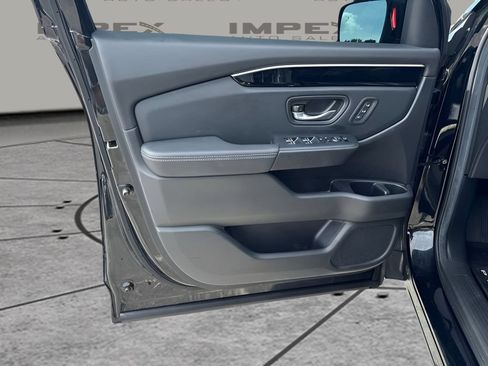Used 2025 Honda Pilot EX-L image 26