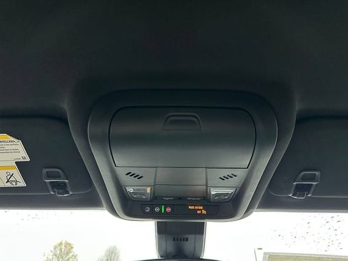 Used 2024 Chevrolet Equinox RS FWD image 27