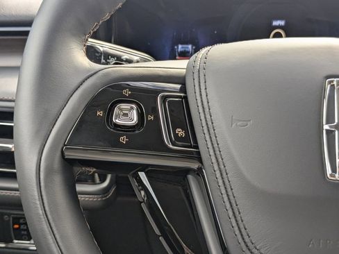 New 2025 Lincoln Aviator Reserve w/ Luxury Package image 29