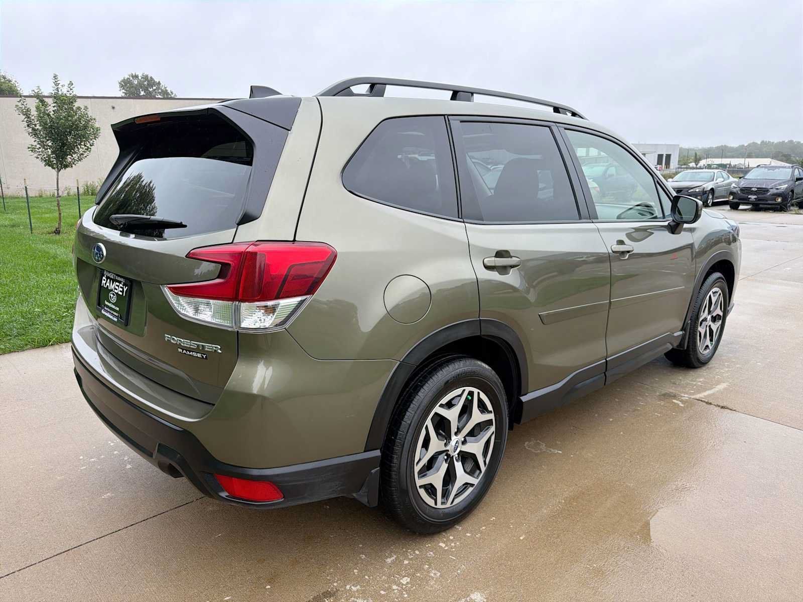 Used 2024 Subaru Forester Premium AWD/4WD image 6