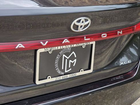 Used 2022 Toyota Avalon XLE FWD image 26