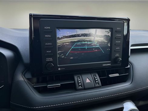 Used 2021 Toyota RAV4 XLE Premium image 10