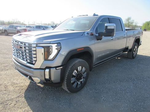 New 2026 GMC Sierra 3500 Denali w/ Denali Reserve Package AWD/4WD image 11