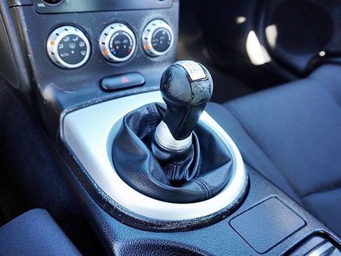 Used 2006 Nissan 350Z Base 2dr Coupe w/ (N93) Cargo Convenience Pkg image 26