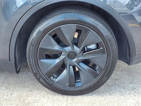 Used 2025 Tesla Model Y Long Range RWD image 31