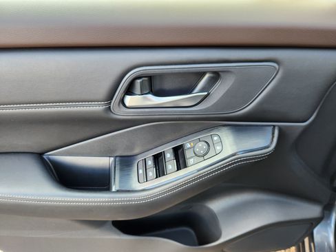 Certified 2023 Nissan Rogue SV w/ SV Premium Package image 17