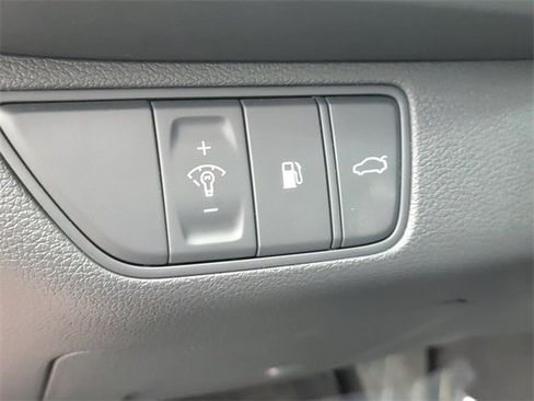 Used 2022 Genesis G70 2.0T w/ Prestige Package image 29