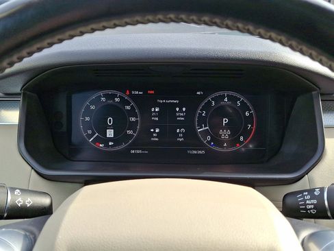 Used 2020 Land Rover Discovery Landmark image 21