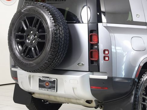 Used 2023 Land Rover Defender 110 SE image 53