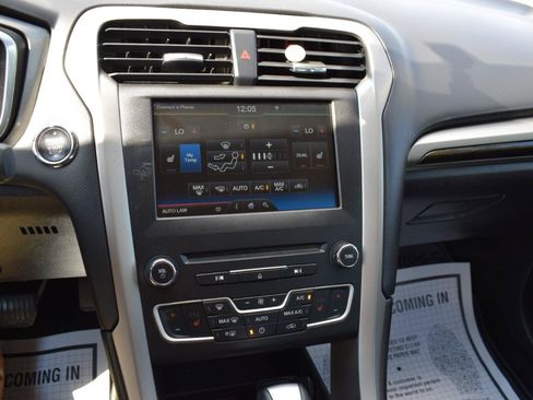 Used 2016 Ford Fusion SE w/ Equipment Group 202A AWD/4WD image 22