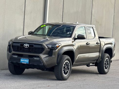 Used 2024 Toyota Tacoma 4x4 Double Cab image 27