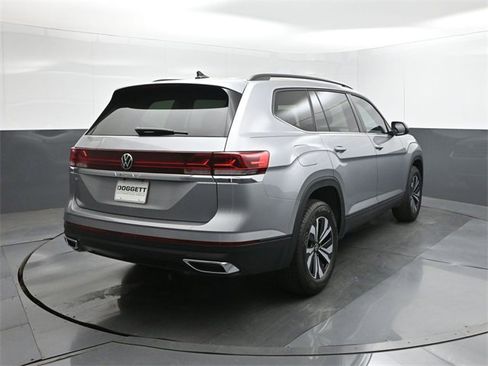 New 2026 Volkswagen Atlas SE image 11