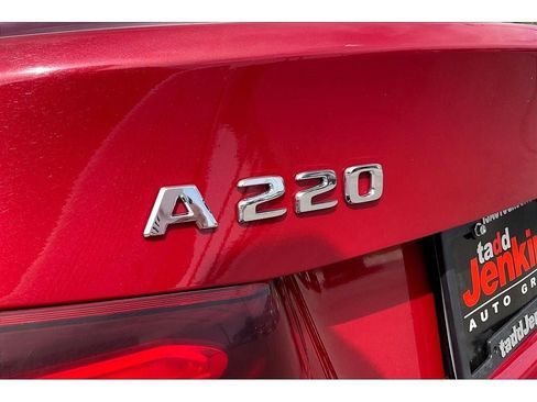 Used 2021 Mercedes-Benz A 220 4MATIC image 32