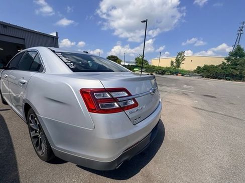 Used 2014 Ford Taurus SEL w/ Equipment Group 201A FWD image 4