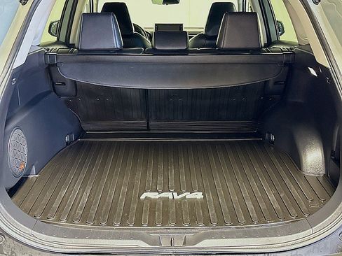 Used 2022 Toyota RAV4 XLE Premium image 26