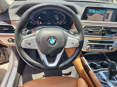 Used 2021 BMW 750i xDrive w/ Autobahn Package AWD/4WD image 4