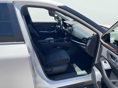 Certified 2023 Nissan Rogue SV FWD image 29