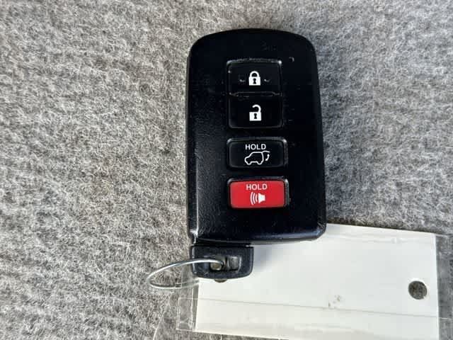 Used 2015 Toyota Highlander Limited Platinum FWD image 32