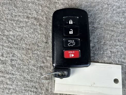 Used 2015 Toyota Highlander Limited Platinum FWD image 32