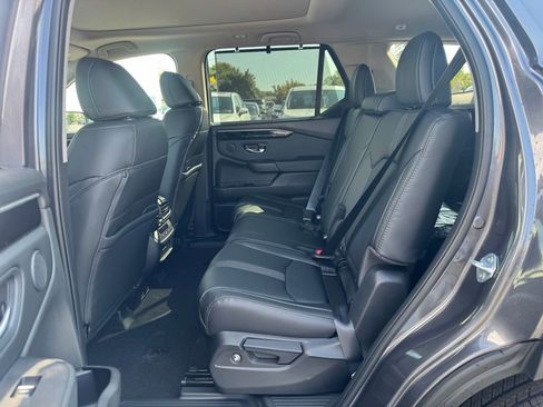New 2025 Honda Pilot Touring image 16