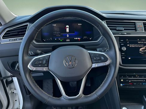 Used 2024 Volkswagen Tiguan SE image 20