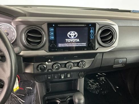 Used 2019 Toyota Tacoma SR5 AWD/4WD image 17