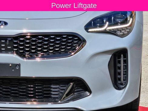 Used 2019 Kia Stinger GT2 image 11