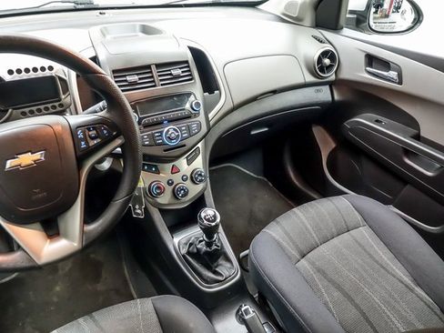 Used 2014 Chevrolet Sonic LT image 12