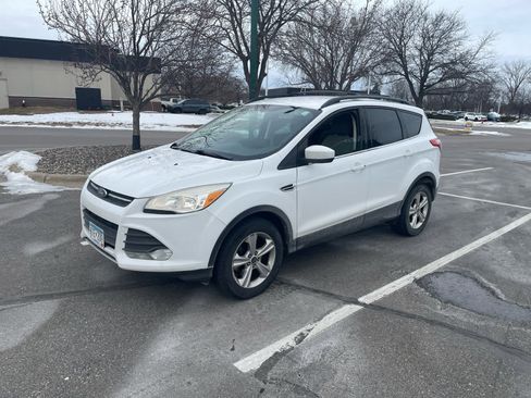 Used 2013 Ford Escape SE image 2