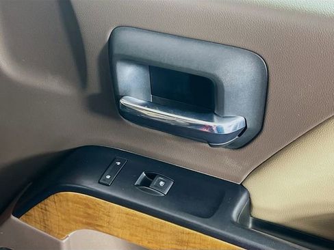 Used 2018 Chevrolet Silverado 1500 LTZ image 32