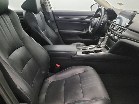 Used 2018 Honda Accord Touring image 21