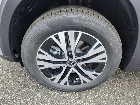 Certified 2026 Mercedes-Benz GLB 250 4MATIC image 18