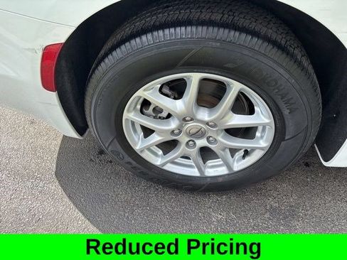 Used 2023 Chrysler Pacifica Touring FWD image 39