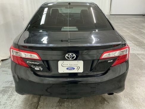 Used 2014 Toyota Camry SE image 4