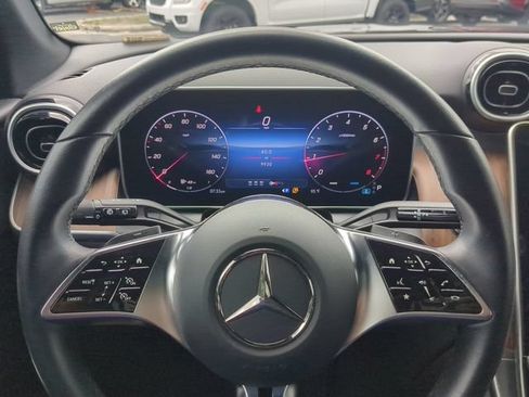 Used 2025 Mercedes-Benz GLC 300 image 31