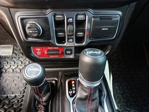 Used 2018 Jeep Wrangler Unlimited Rubicon image 43