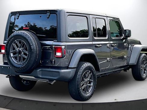 Used 2024 Jeep Wrangler Unlimited Sport AWD/4WD image 9