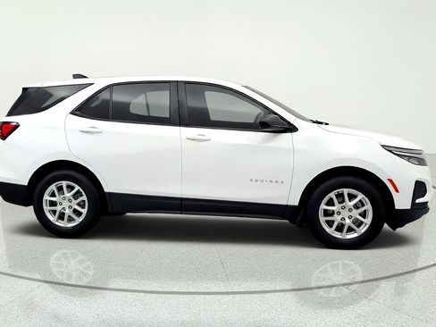 Used 2024 Chevrolet Equinox LS w/ Driver Confidence II Package FWD image 6