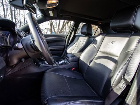 Used 2018 Chrysler 300 S w/ Safetytec Plus Group image 10