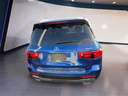 Certified 2025 Mercedes-Benz GLB 250 4MATIC image 4
