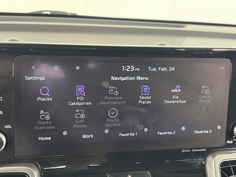 Certified 2022 Kia Sorento EX w/ Panoramic Sunroof Package image 29